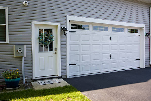 24/7 Emergency Garage Door Panel Replacement experts in Fairmont, IL